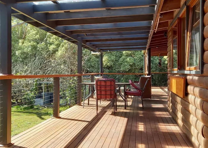 Falls Lodge - A Blue Mountains Experience