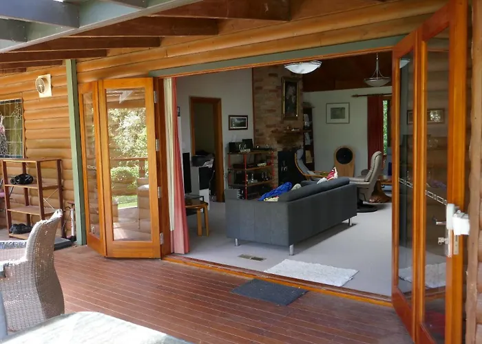 Falls Lodge - A Blue Mountains Experience